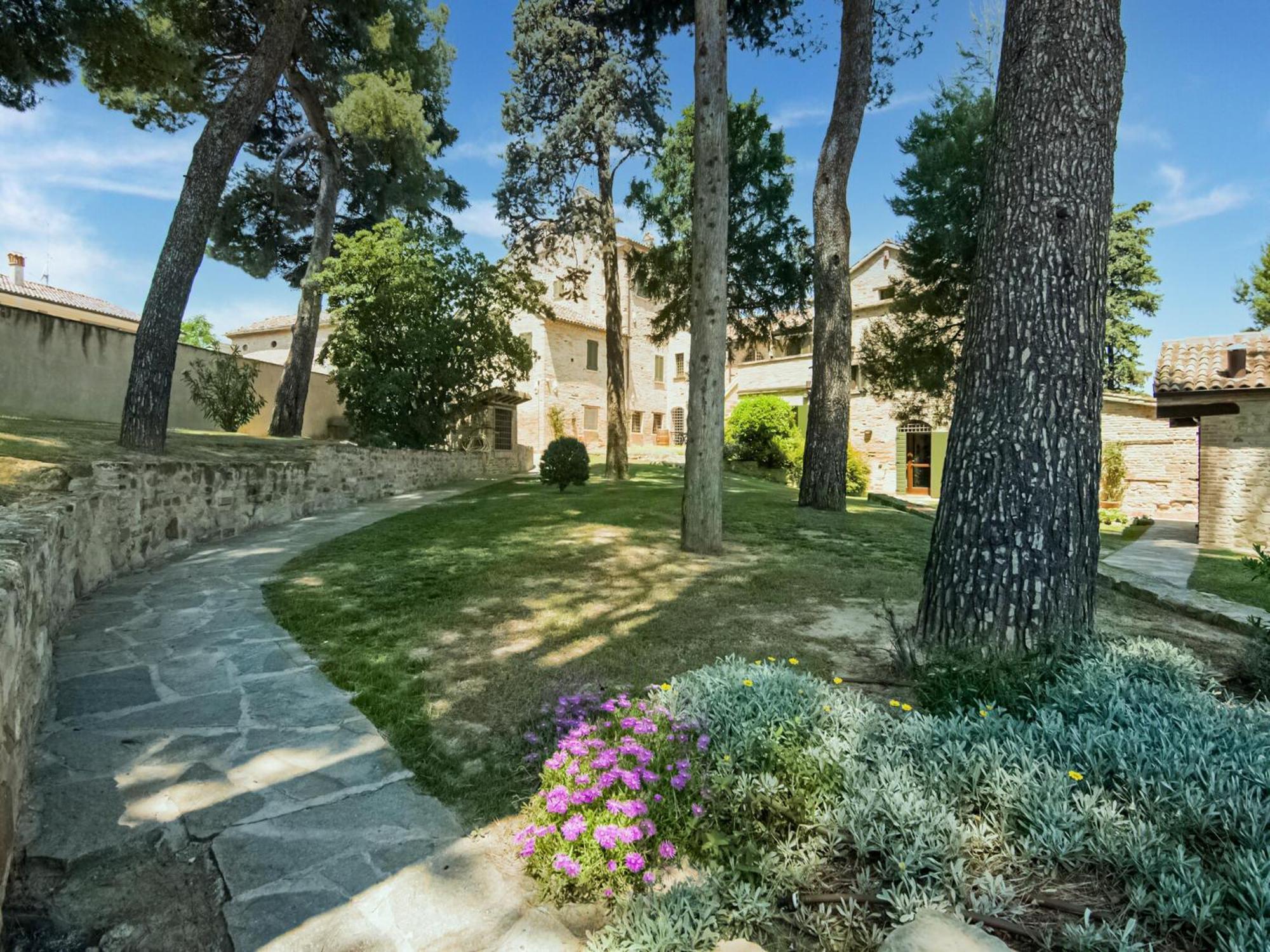 Stunning Apartment In Mombaroccio Near Metauro River Exteriér fotografie