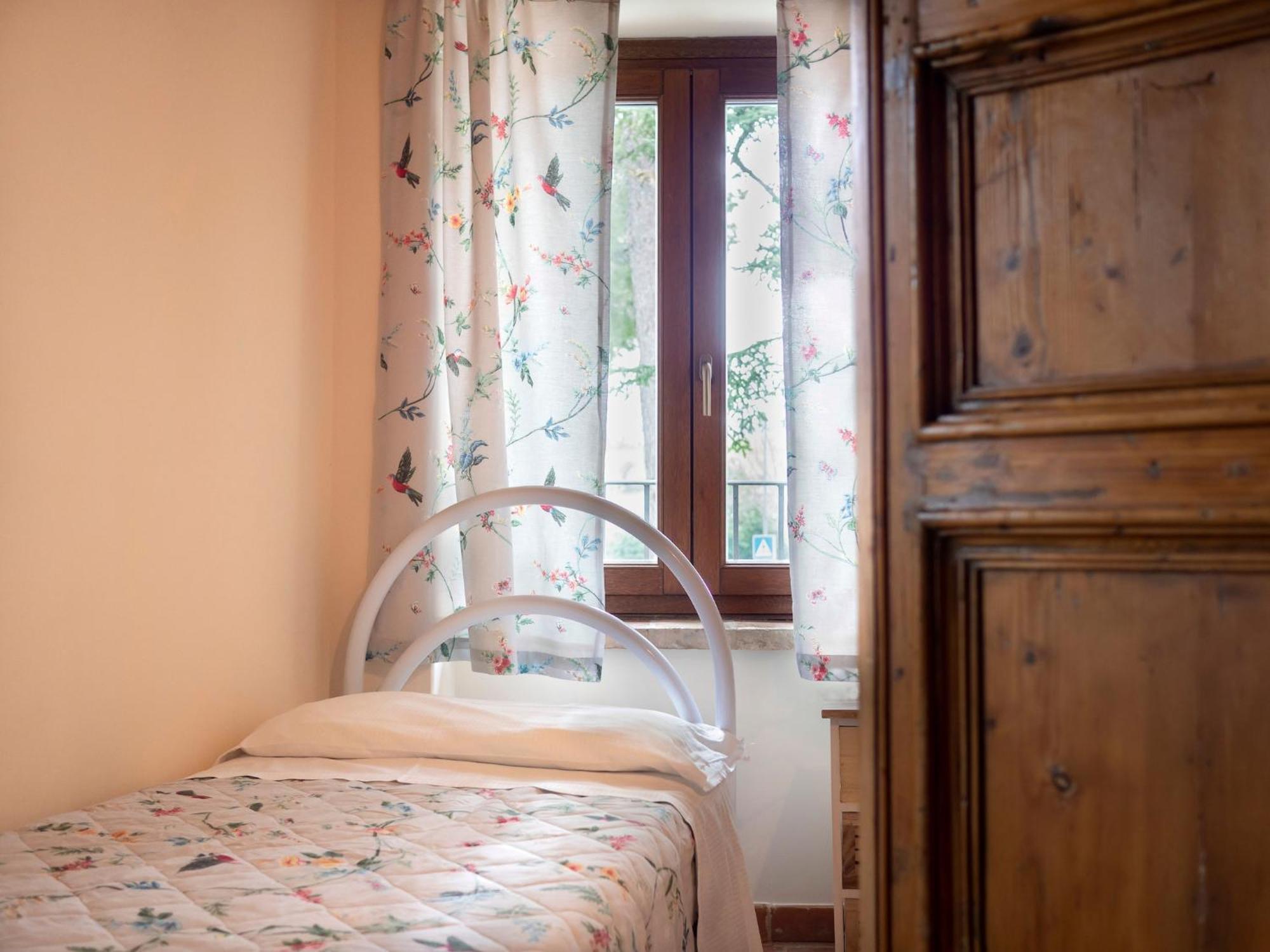 Stunning Apartment In Mombaroccio Near Metauro River Exteriér fotografie