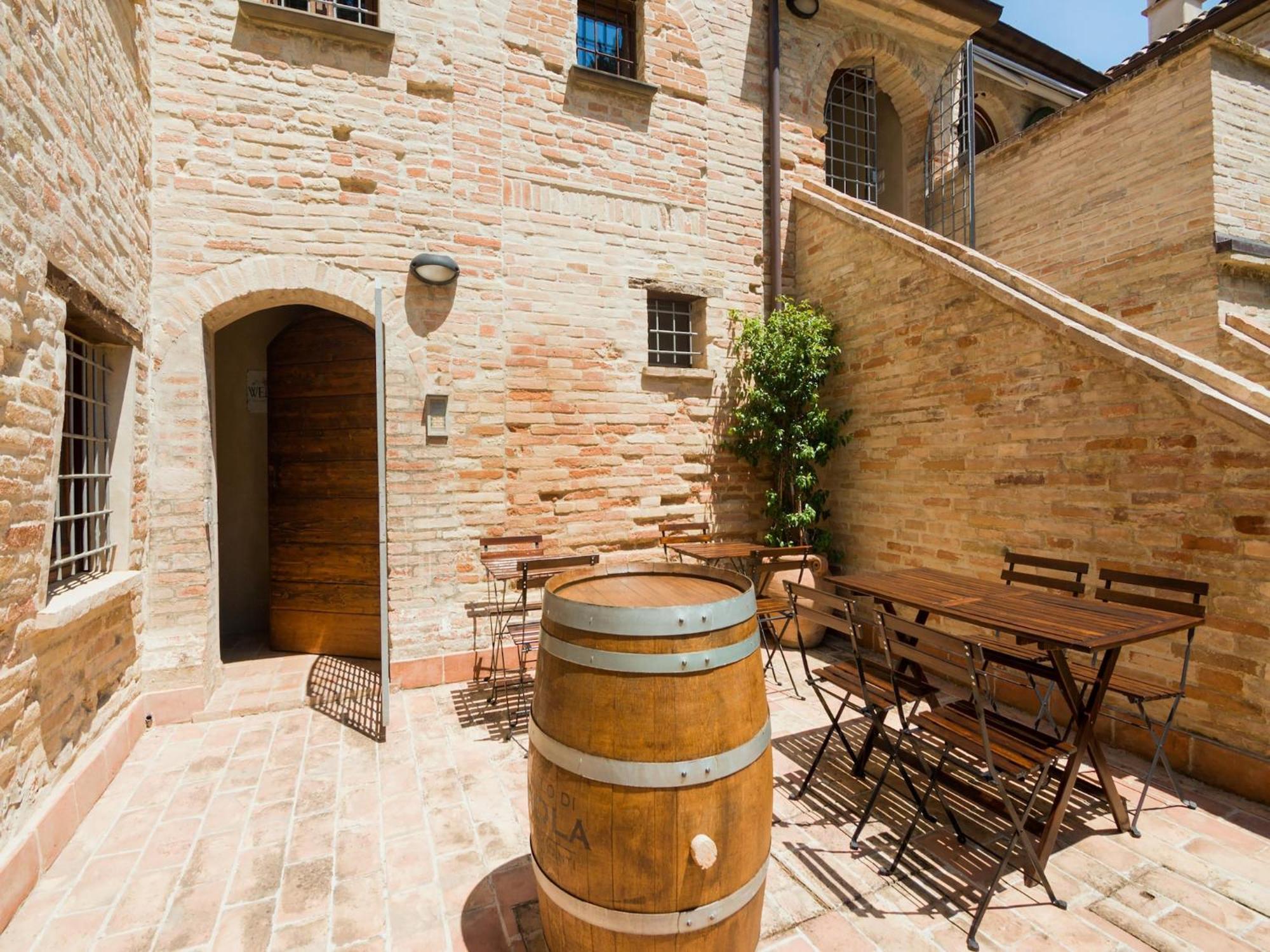 Stunning Apartment In Mombaroccio Near Metauro River Exteriér fotografie
