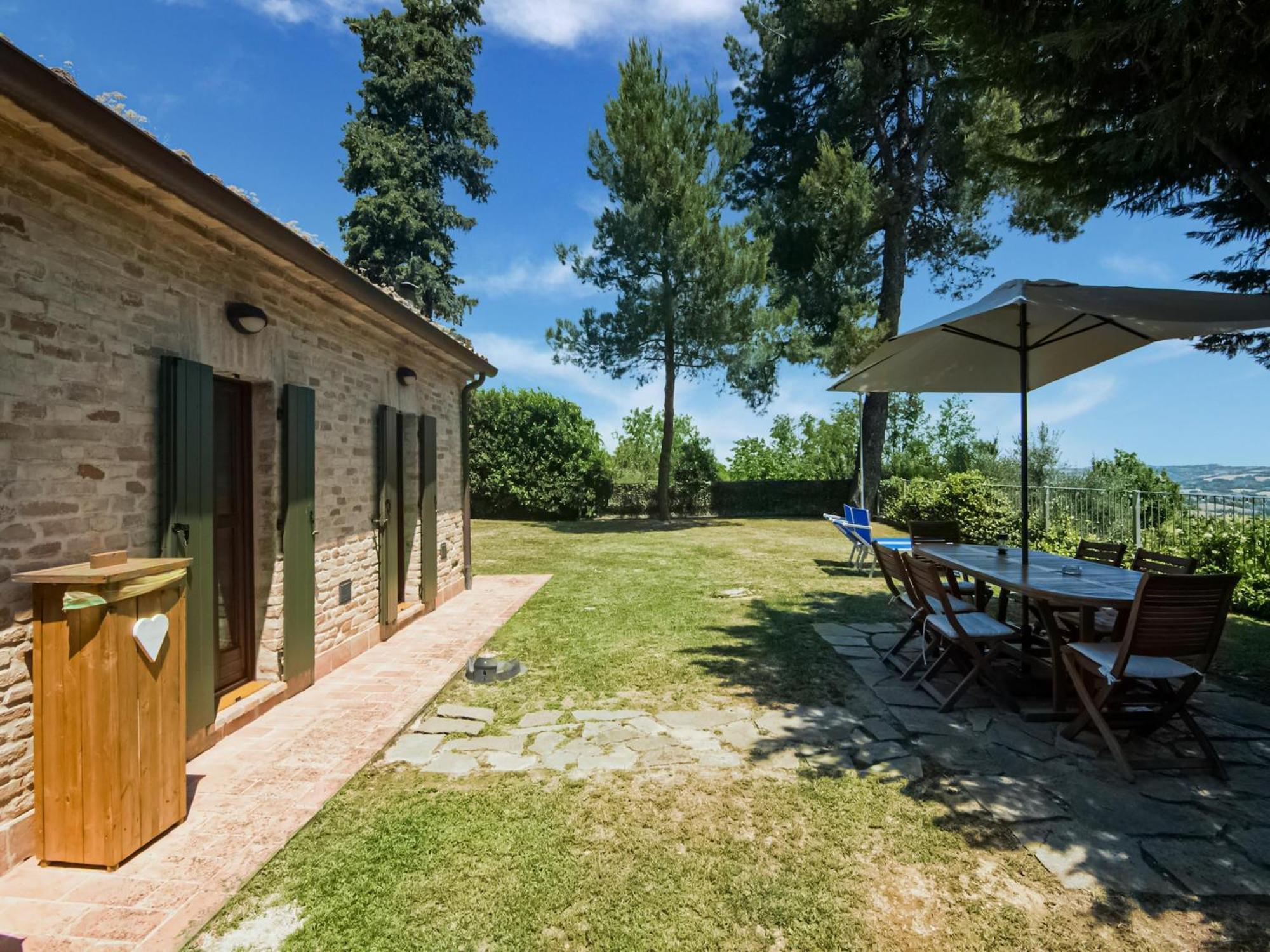 Stunning Apartment In Mombaroccio Near Metauro River Exteriér fotografie