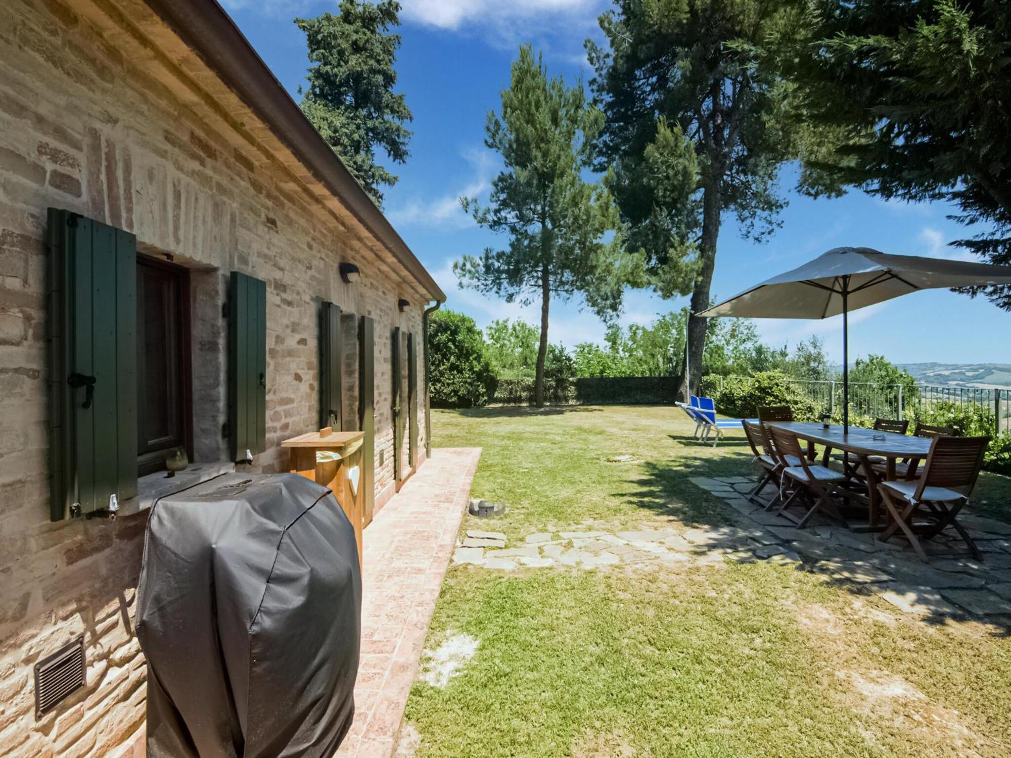 Stunning Apartment In Mombaroccio Near Metauro River Exteriér fotografie