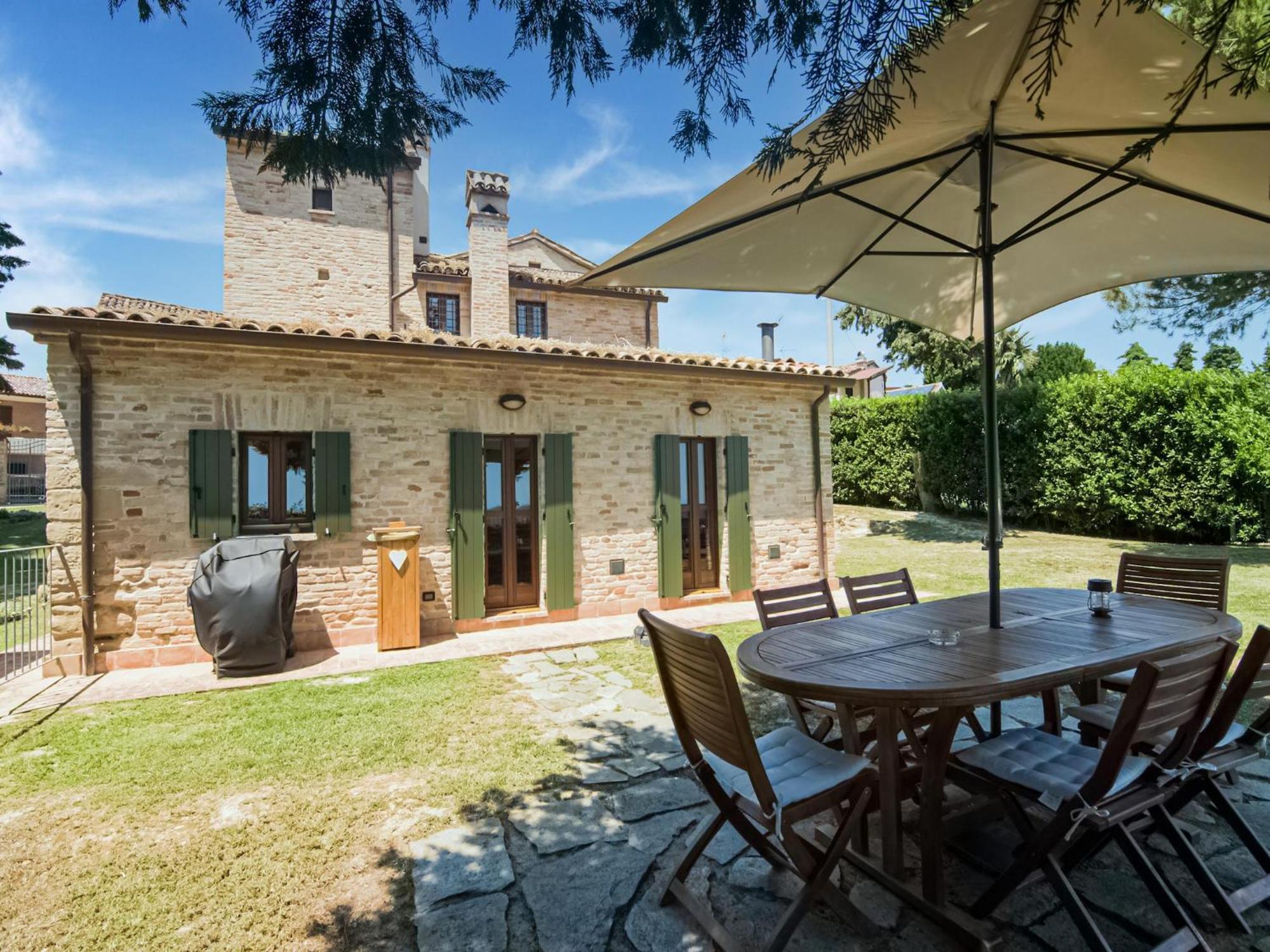Stunning Apartment In Mombaroccio Near Metauro River Exteriér fotografie
